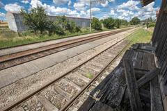 Železnice, doprava, zastávky, nádraží, koleje, vlak - ilustrační foto