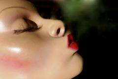 Líbání - figurína