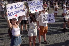 Živě: V Praze se demonstruje na podporu svobodného Běloruska