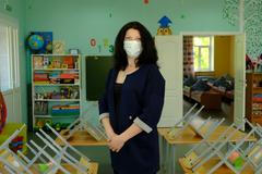 Učitelka, rouška, škola, třída, pandemie, koronavirus