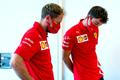 Piloti Ferrari Sebastian Vettel a Charles Leclerc při GP Štýrska formule 1 2020