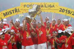 Slavia slaví mistrovský titul po derby se Spartou v červenci 2020