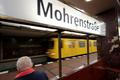 Stanice metra Mohrenstrasse v Berlíně.