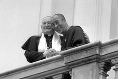 Kardinál František, dalajlama
