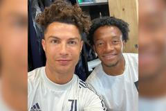 Ronaldo rozpustil culík a předvedl divoké kudrny