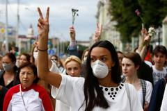 Demonstrace žen proti policejnímu násilí v Minsku.