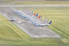 Koronavirové Česko z výšky. Letadla odstavená na Ruzyni, prázdná nádraží i hřiště