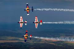 Flying Bulls: oslavy šedesáti let akrobatické skupiny