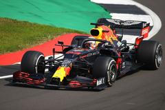 Max Verstappen v Red Bullu ve Velké ceně k výročí 70 let F1