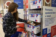 Letní potravinová sbírka Tesco pomáhá lidem v nouzi