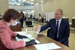 Ruský prezident Vladimir Putin během referenda