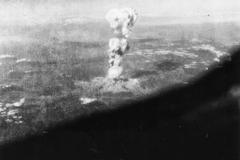 Jednorázové užití / Fotogalerie / Před 75 lety USA shodili jadernou pumu na Hirošimu