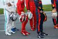 Helmy pilotů formule 1 na testech v Barceloně 2020