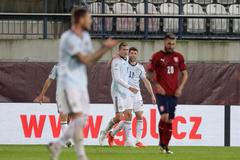 Skotové slaví gól v zápase Ligy národů Česko - Skotsko