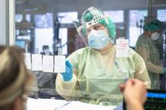 Koronavirus - ARO Nemocnice Tábor, pacienti, lékaři, doktoři, sestry, plicní ventilátory, operace, medicína, zdravotnictví