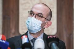 Podepsal Blatný petici proti Babišovi? Vyjádřím se, ale ne teď, prohlásil ministr