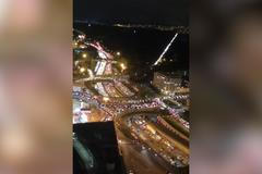 Rekordní dopravní zácpa v Paříži. Před uzavřením města lidé provoz totálně zastavili