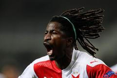 Peter Olayinka slaví gól v zápase Evropské ligy Slavia Praha - Bayer Leverkusen