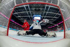 Matvej Mičkov na zimní olympiádě mládeže 2020 ve finálovém utkání proti Spojeným státům