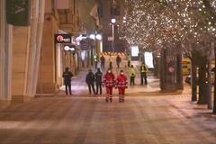 Prázdná náměstí i ulice. Takového silvestra Praha ještě nezažila