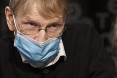 Svoboda: Koronavirus má část z ptačí chřipky. Teď je nejlepší vakcína rouška