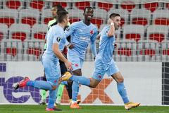 fotbal, Evropská liga 2020/2021, Nice - Slavia Praha, Ondřej Lingr slaví první gól