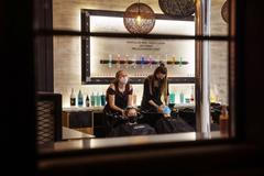 Fotogalerie / Noční provoz / Kadeřnictví / Lukáš Bíba