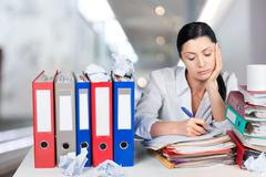 Učitelka, ředitelka, papíry, papírování, administrativa