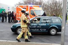 Auto, které nabouralo do plotu německého kancléřství v Berlíně.