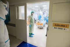 Koronavirus - ARO Nemocnice Tábor, pacienti, lékaři, doktoři, sestry, plicní ventilátory, operace, medicína, zdravotnictví