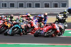 Start Velké ceny Emilie-Romagny třídy MotoGP