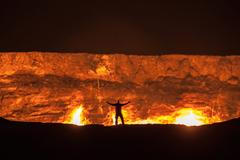 Bránu do pekla obestírá záhada. Mohou za hořící kráter Sověti?