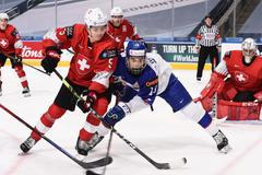 hokej, MS do 20 let 2021, Švýcarsko - Slovensko, Giancarlo Chanton, Juraj Slafkovský