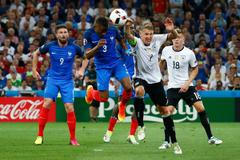 ME 2016, Francie-Německo: penaltová  ruka Bastiana Schweinsteigera