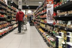 Ilustrační foto - nakupování, vozík, obchod, supermarket, nouzový stav, omezení prodeje, poslední den zavřených obchodů