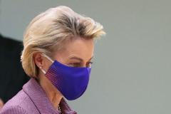 Ursula von der Leyenová rouška