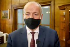 Prymula natočil třísekundové video: Prosím vás všechny, zůstaňte doma