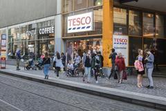 Ilustrační - rouška, roušky, respirátor, koronavirus, lidé, člověk, nákaza