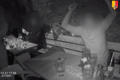 Policisté v Praze objevili restauraci otevřenou po zavírací době