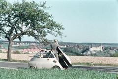 Jednorázové užití / Fotogalerie / Podívejte se nejbláznivější auta z propadliště dějin