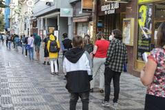 Fronty na odběrová místa, koronavirus, Praha