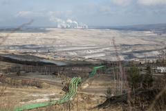 Rypadla svítí do oken a studny vysychají. Poláci těžbu nestopli, říká obyvatel Uhelné