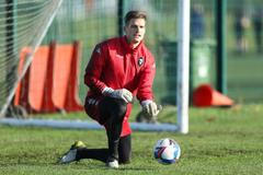 Fotbalový brankář Václav Hladký na tréninku Salfordu