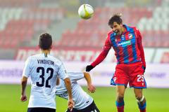 Andreas Vindheim ze Sparty a Aleš Čermák z Plzně v zápase F:L Plzeň - Sparta