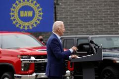 Joe Biden auta