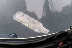 Stíhačky zaútočily na letadlovou loď. Ta měla za úkol se před raketami ubránit