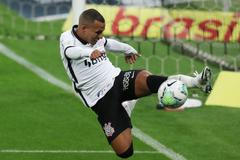 Brasileiro Championship - Corinthians v Internacional