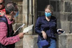 Ilustrační - rouška, roušky, respirátor, koronavirus, lidé, člověk, nákaza