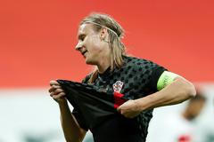 Domagoj Vida v zápase s Tureckem