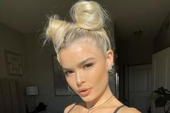 "Je to moje princezna." Mayweather při oslavě představil striptérku z vlastního klubu